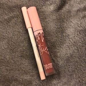 Kylie Cosmetics Makeup - Kylie Jenner “Twenty” Lipkit Kylie Cosmetics Makeup - Kylie Jenner “Twenty” Lipkit